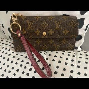 Authentic Louis Vuitton Monogram Sarah Wallet— wristlet or crossbody